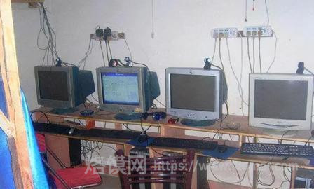 九十年代徐州网吧:海云旁的赛博起点,一代人藏在大头显示器里的青春 九十年代徐州网吧:海云旁的赛博起点,一代人藏在大头显示器里的青春