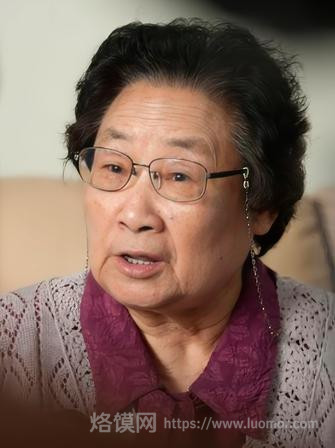 一株青蒿济世,一生初心如磐|走近屠呦呦 一株青蒿济世,一生初心如磐|走近屠呦呦